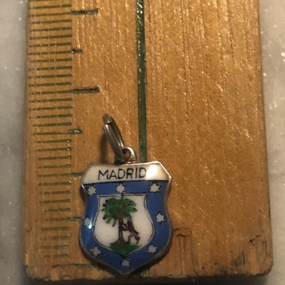 VTG 800 Silver & Enamel Madrid Travel Sheild Souvenir Charm Bracelet Charm - Picture 3 of 3
